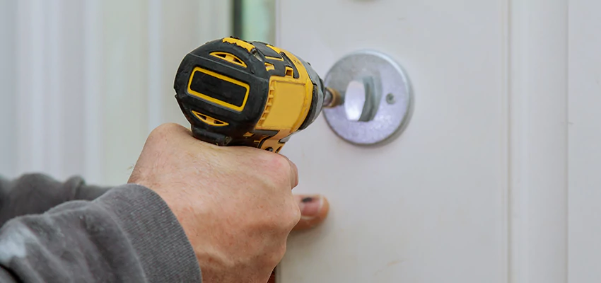 Street Locksmith For Smart Lock Repair in Berwyn, IL