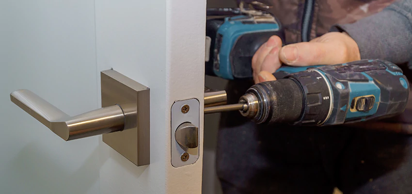 Broken Door Handle Lock Repair in Berwyn, Illinois